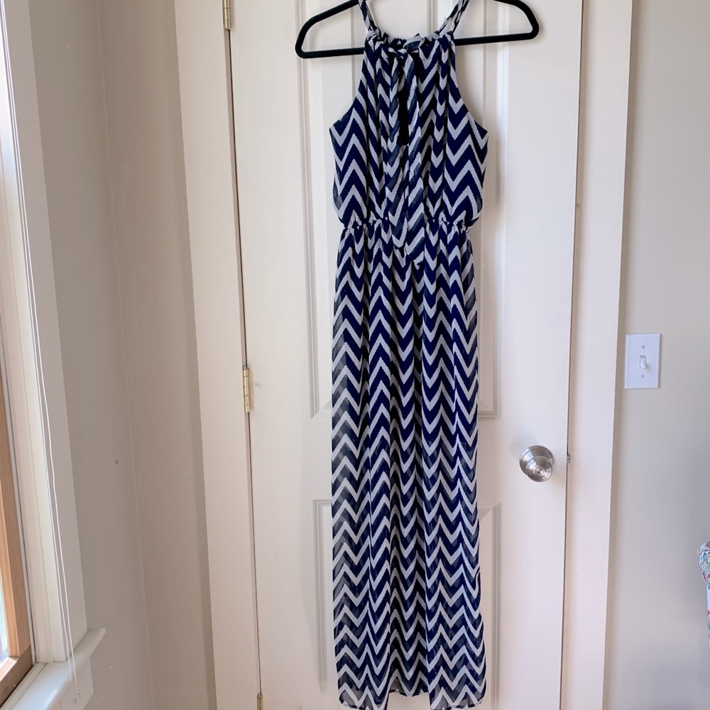 Blue white chevron maxi dress M